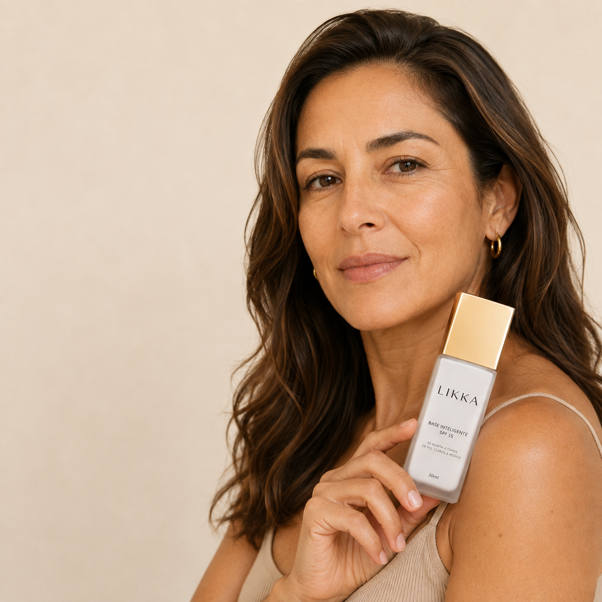 Mujer de 40 años con Base Inteligente LIKKA